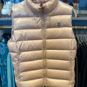 Moncler Light Pink Puffer Vest size is us 6 or size 2.